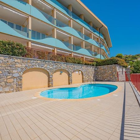 Appartamento Incantevole Con Piscina Валекрозия Екстериор снимка