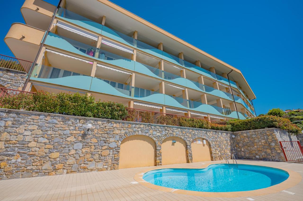 Appartamento Incantevole Con Piscina Валекрозия Екстериор снимка